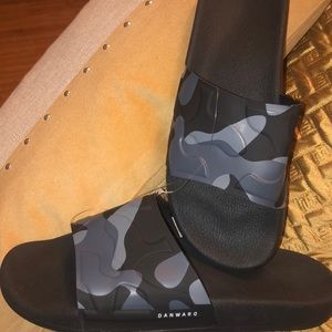 NWT 🕶 DANWARd👨 Euro Size: 45 🏖 🕶